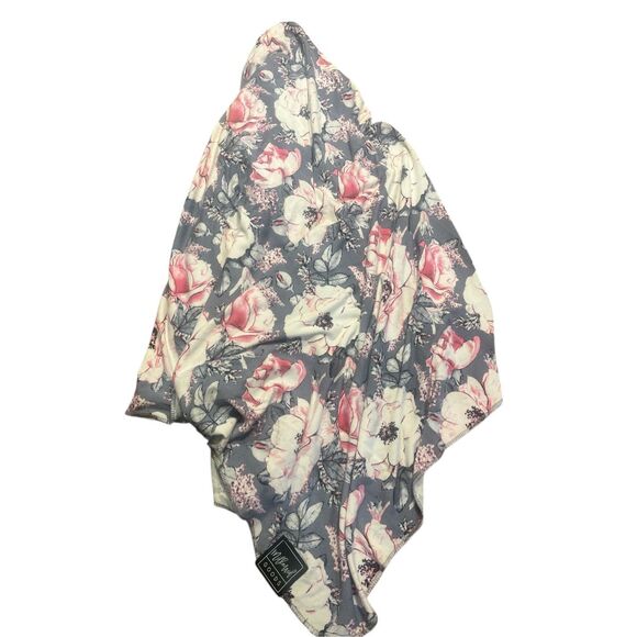 Milkmaid Goods swaddling blanket floral print pinks and gray - Picture 2 of 2